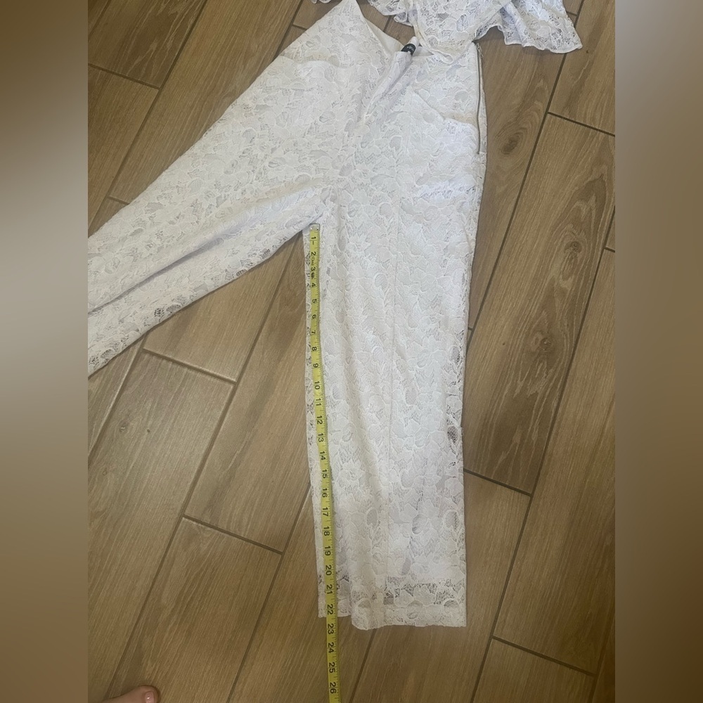 White Lace Set​​​ - Picture 2 of 6